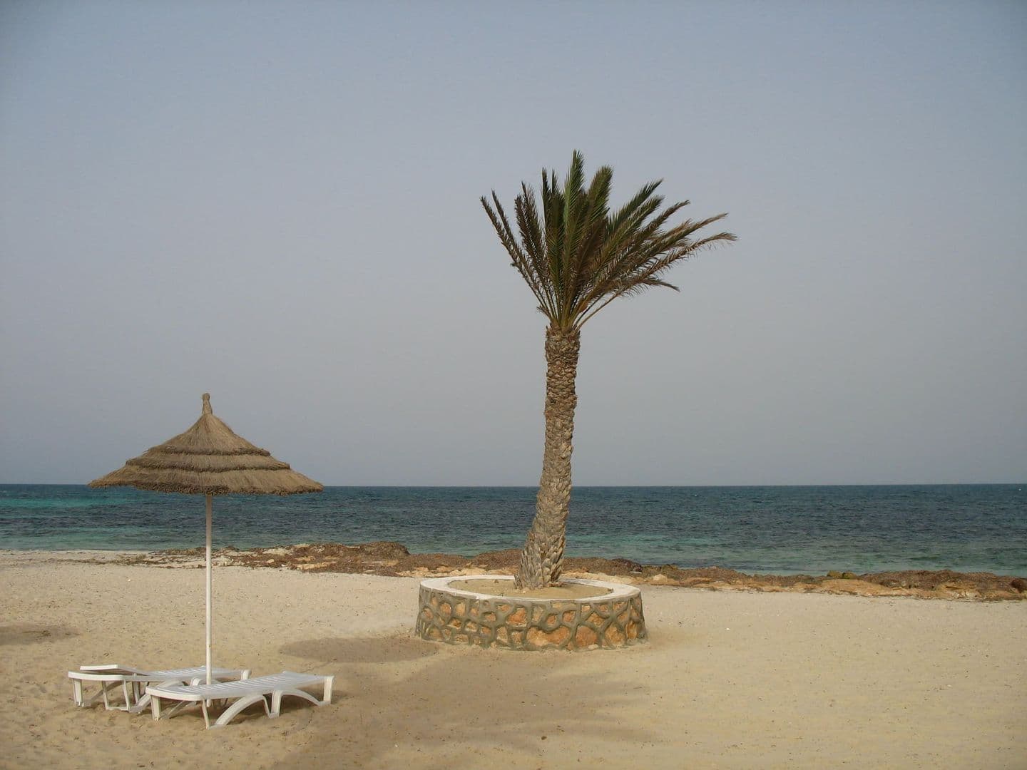Plage d’un hôtel de bord de mer à Djerba
